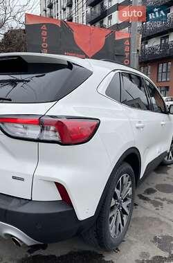 Внедорожник / Кроссовер Ford Escape 2019 в 