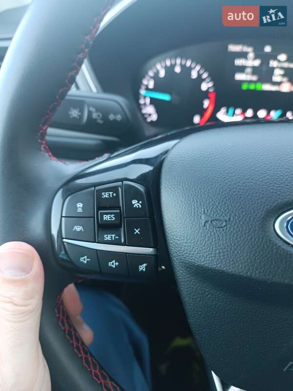 Внедорожник / Кроссовер Ford Escape 2021 в Киеве