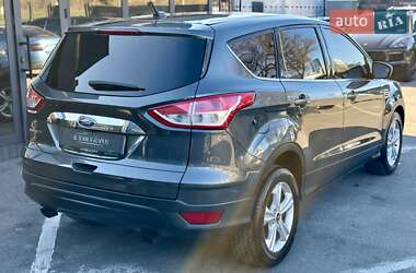 Внедорожник / Кроссовер Ford Escape 2015 в 