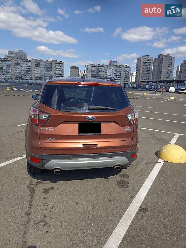 Позашляховик / Кросовер Ford Escape 2016 в Києві