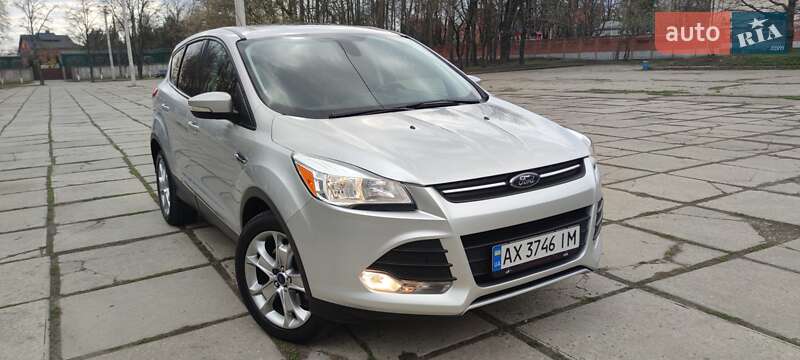 Позашляховик / Кросовер Ford Escape 2013 в 