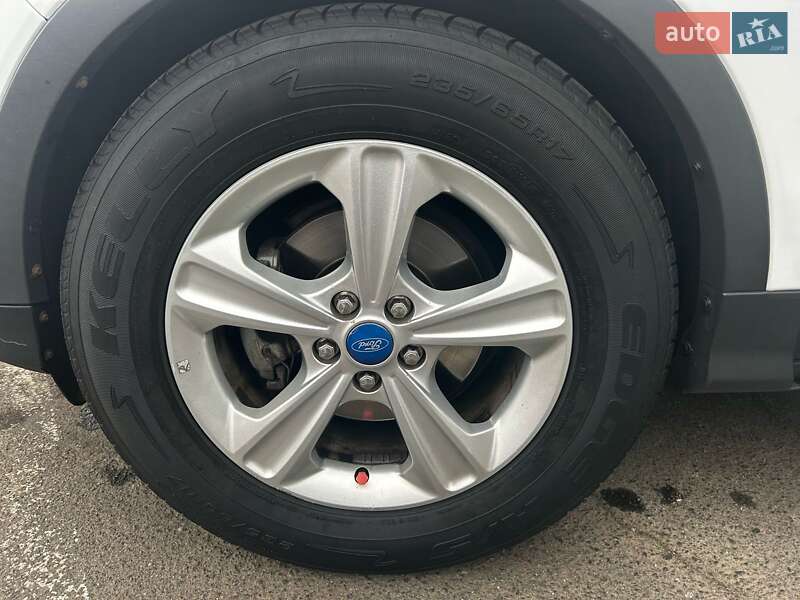 Внедорожник / Кроссовер Ford Escape 2017 в Одессе