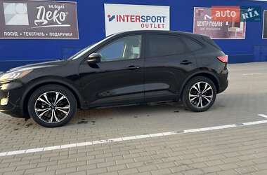 Внедорожник / Кроссовер Ford Escape 2021 в 