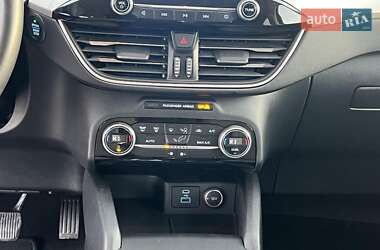 Внедорожник / Кроссовер Ford Escape 2021 в 