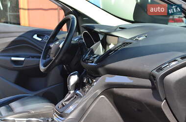 Внедорожник / Кроссовер Ford Escape 2015 в 