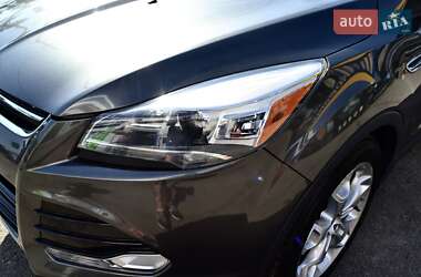 Внедорожник / Кроссовер Ford Escape 2015 в 