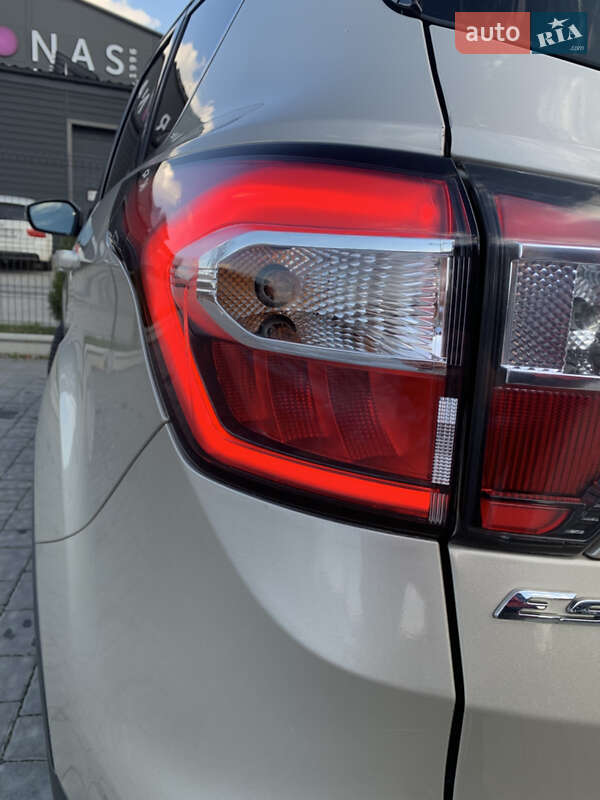 Внедорожник / Кроссовер Ford Escape 2016 в Ивано-Франковске