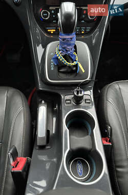 Внедорожник / Кроссовер Ford Escape 2013 в 