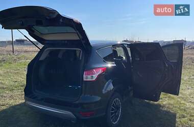 Внедорожник / Кроссовер Ford Escape 2015 в 