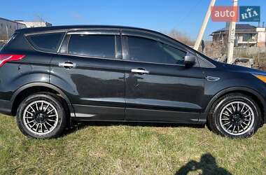 Внедорожник / Кроссовер Ford Escape 2015 в 