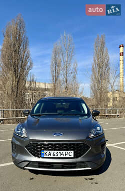 Внедорожник / Кроссовер Ford Escape 2022 в 