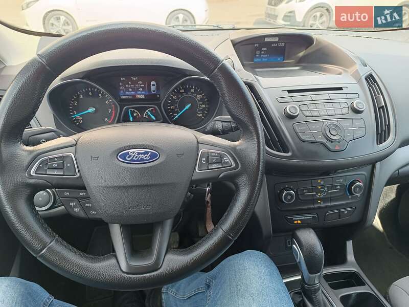 Внедорожник / Кроссовер Ford Escape 2016 в Львове