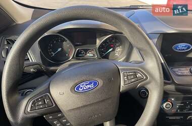 Внедорожник / Кроссовер Ford Escape 2018 в 