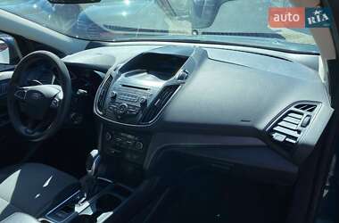 Внедорожник / Кроссовер Ford Escape 2018 в 