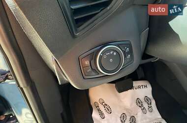 Внедорожник / Кроссовер Ford Escape 2018 в 