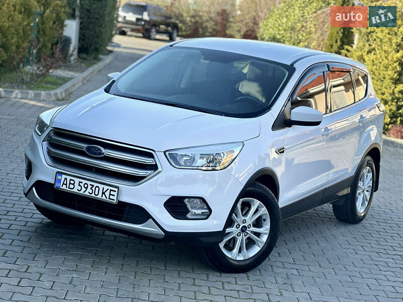 Позашляховик / Кросовер Ford Escape 2017 в 