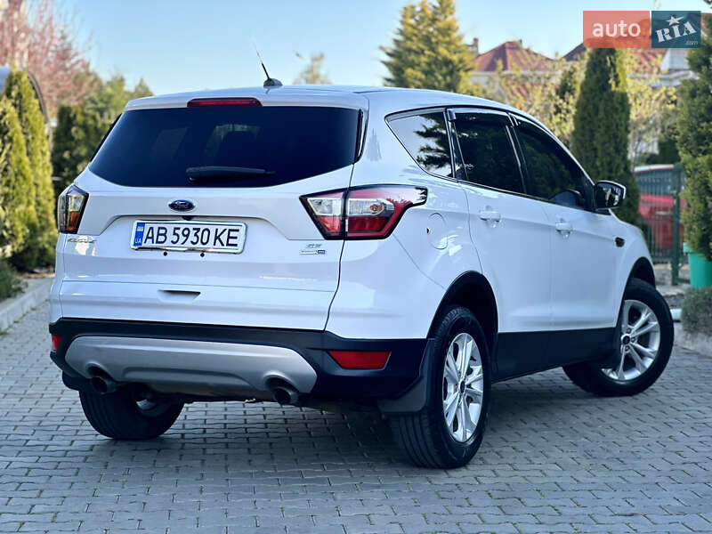 Внедорожник / Кроссовер Ford Escape 2017 в Одессе