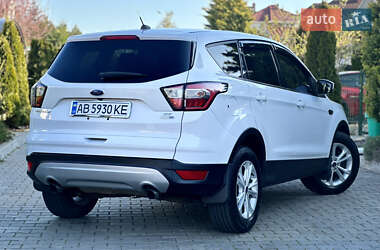 Позашляховик / Кросовер Ford Escape 2017 в 