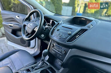 Позашляховик / Кросовер Ford Escape 2017 в 