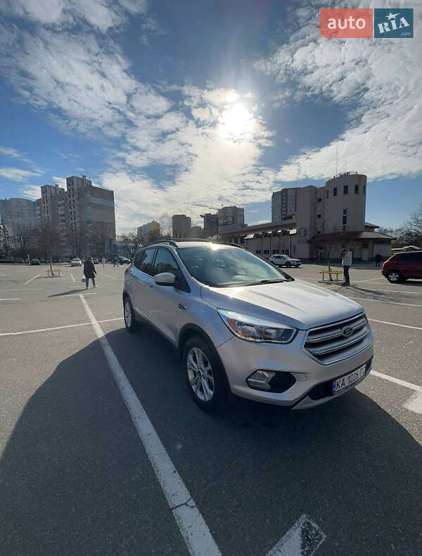 Позашляховик / Кросовер Ford Escape 2016 в Броварах фото 4 Позашляховик / Кросовер Ford Escape 2016 в Броварах