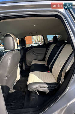 Внедорожник / Кроссовер Ford Escape 2016 в 