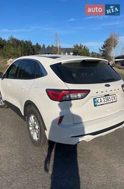 Внедорожник / Кроссовер Ford Escape 2022 в 