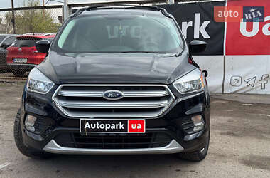 Внедорожник / Кроссовер Ford Escape 2019 в 