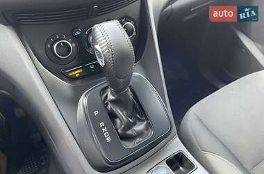 Позашляховик / Кросовер Ford Escape 2014 в 