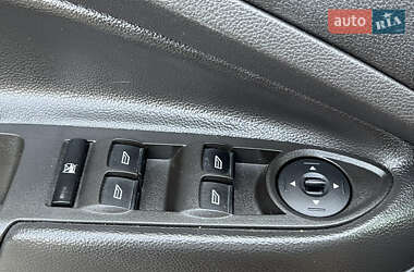 Позашляховик / Кросовер Ford Escape 2014 в 