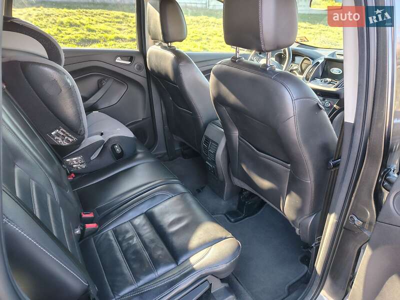 Внедорожник / Кроссовер Ford Escape 2017 в Луцке