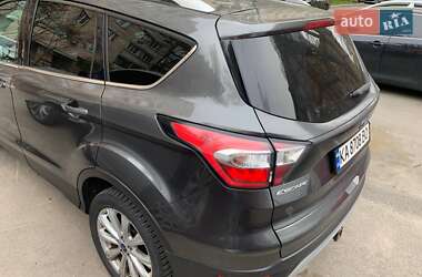 Внедорожник / Кроссовер Ford Escape 2016 в 
