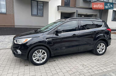 Внедорожник / Кроссовер Ford Escape 2019 в 