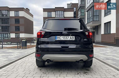 Внедорожник / Кроссовер Ford Escape 2019 в 