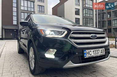 Внедорожник / Кроссовер Ford Escape 2019 в 