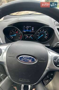 Внедорожник / Кроссовер Ford Escape 2013 в 