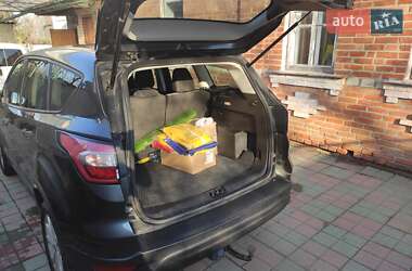 Внедорожник / Кроссовер Ford Escape 2017 в 