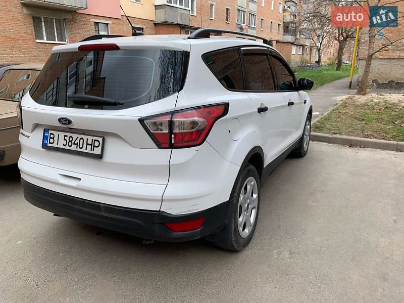 Внедорожник / Кроссовер Ford Escape 2017 в Полтаве