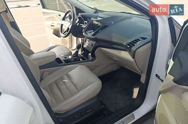 Внедорожник / Кроссовер Ford Escape 2016 в 