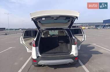 Внедорожник / Кроссовер Ford Escape 2016 в 
