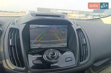 Внедорожник / Кроссовер Ford Escape 2016 в 