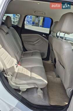 Внедорожник / Кроссовер Ford Escape 2014 в 