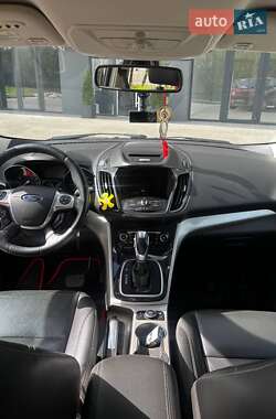 Позашляховик / Кросовер Ford Escape 2013 в 