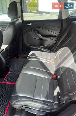 Позашляховик / Кросовер Ford Escape 2013 в 