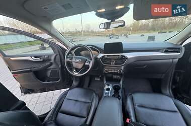 Внедорожник / Кроссовер Ford Escape 2020 в 