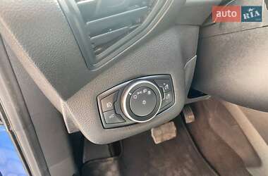 Внедорожник / Кроссовер Ford Escape 2017 в 