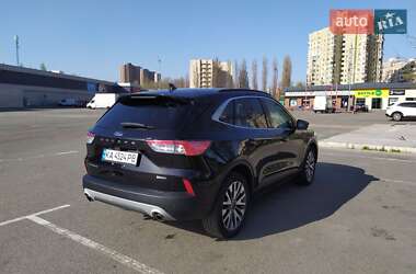 Внедорожник / Кроссовер Ford Escape 2020 в 
