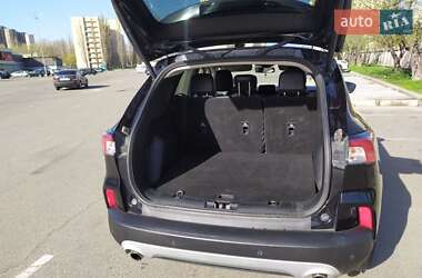 Внедорожник / Кроссовер Ford Escape 2020 в 
