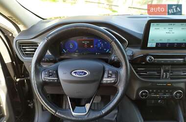 Внедорожник / Кроссовер Ford Escape 2020 в 
