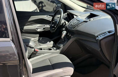 Внедорожник / Кроссовер Ford Escape 2015 в 
