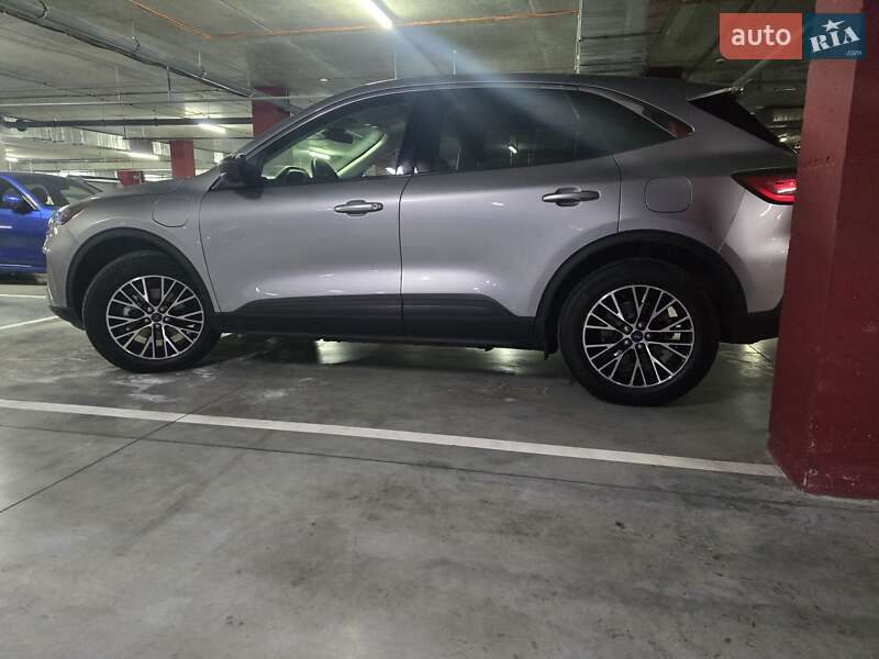 Позашляховик / Кросовер Ford Escape 2022 в Дніпрі